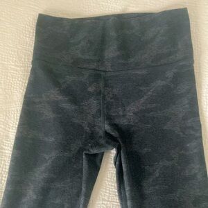 Vuori clean elevation leggings, size small